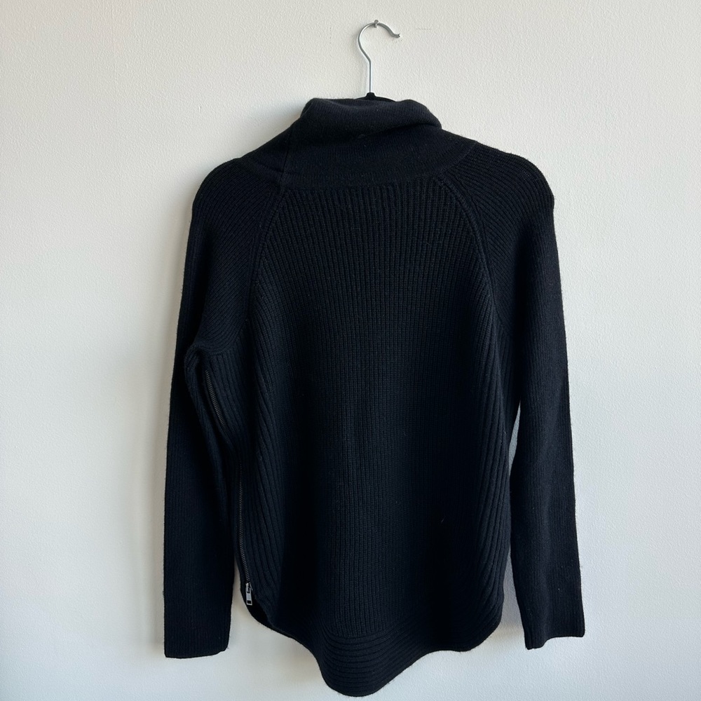 VINCE  Turtleneck Sweater